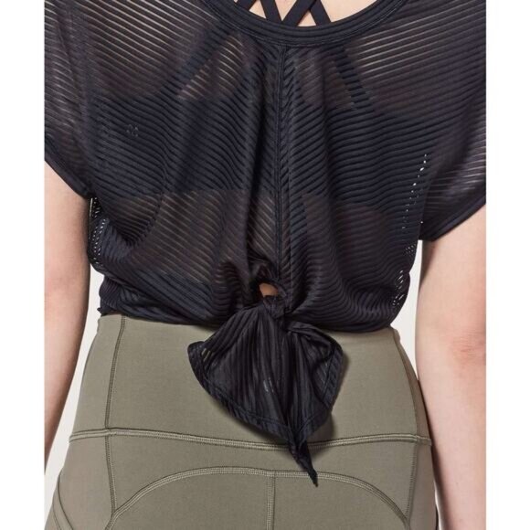 LULULEMON Ahead By Miles Short Sleeve Sz 6 Black - Picture 3 of 6